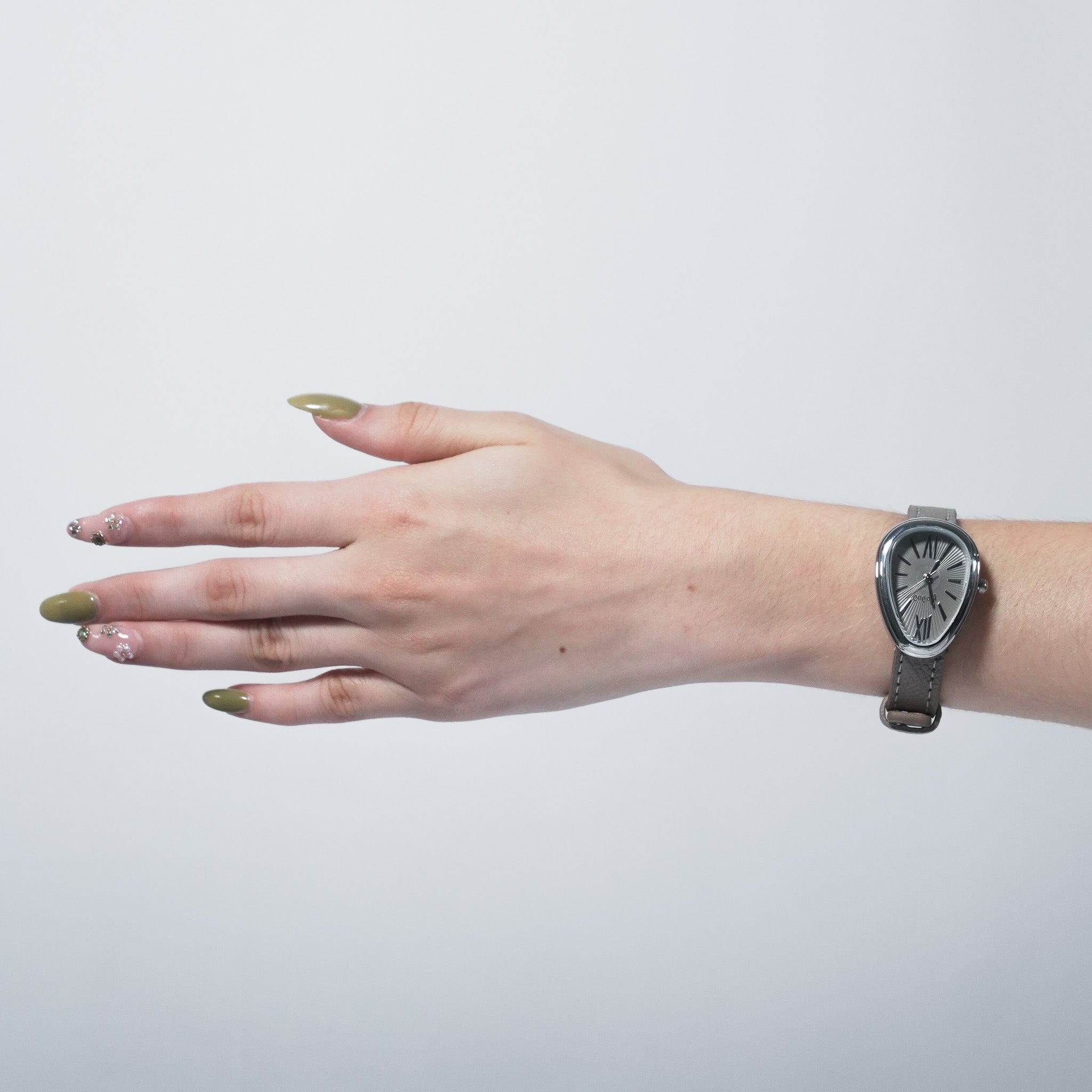 Reloj Triangulo Gris