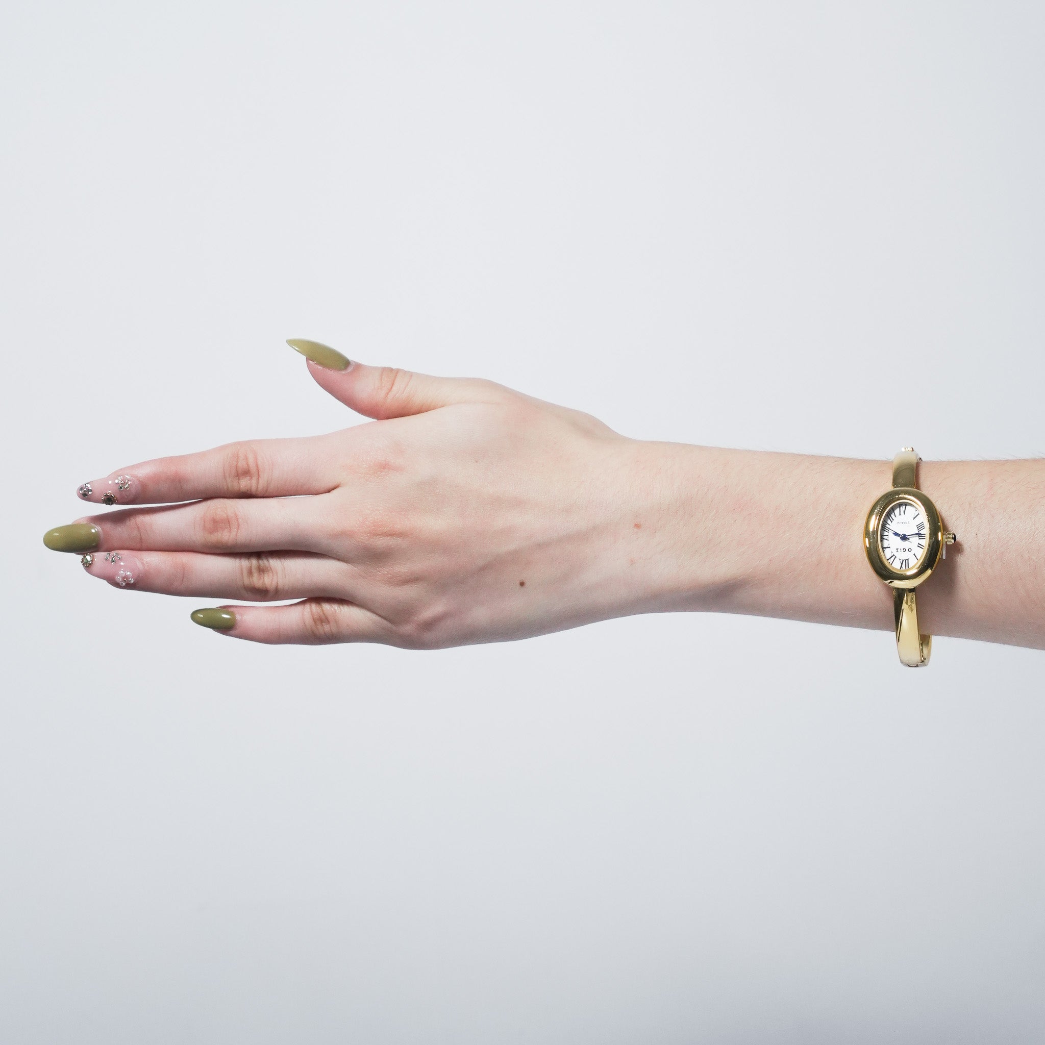 Reloj brazalete dorado